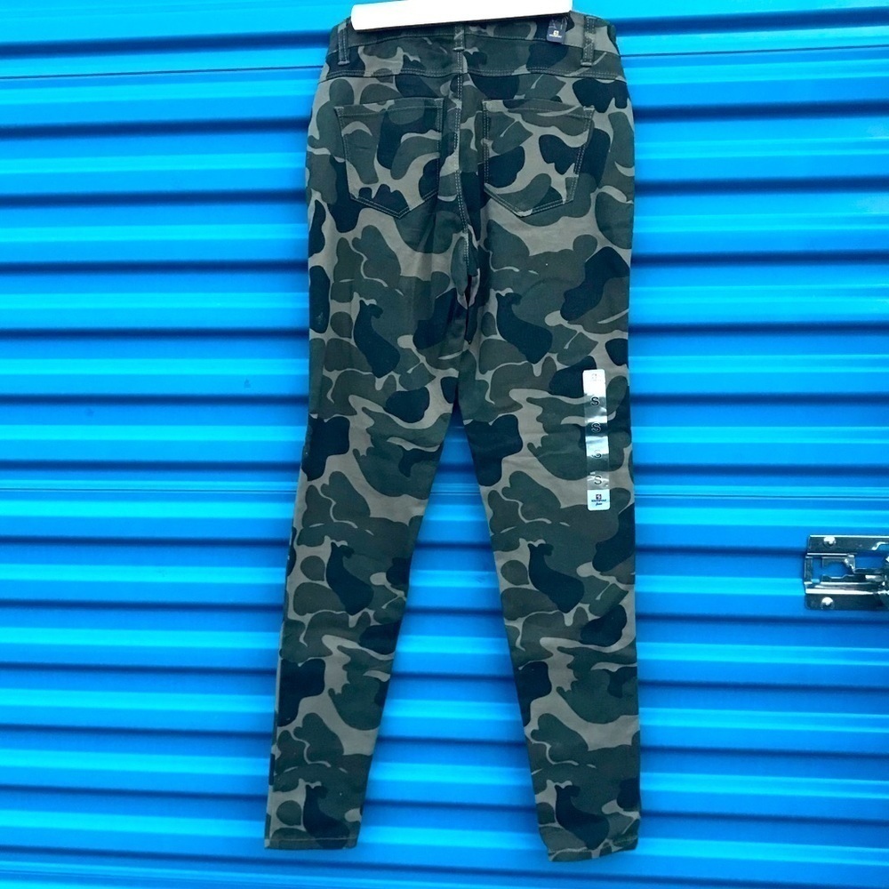 SouthPole Camouflage Pants Size 4 Juniors NWT